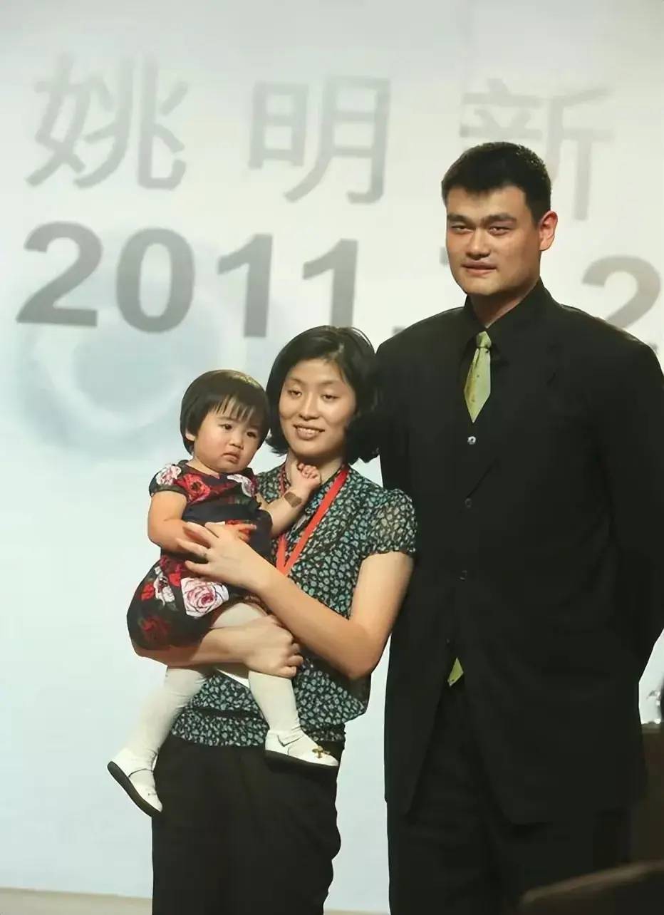 How tall is Yao Ming's female at the age of 14?(What was Yao Ming's height when he was 14?)